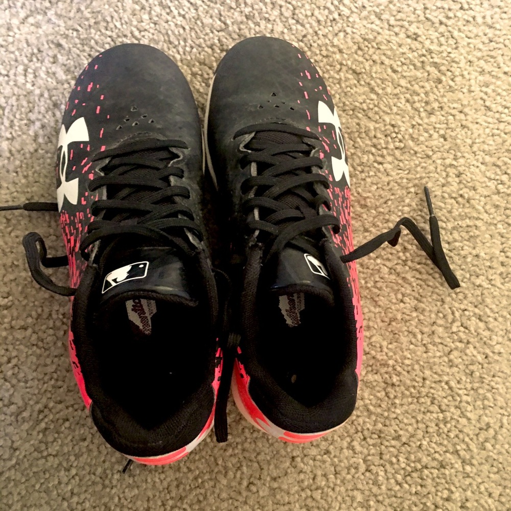 Soft ball shoes